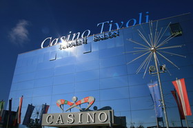 fasade_casino-lesce.jpg